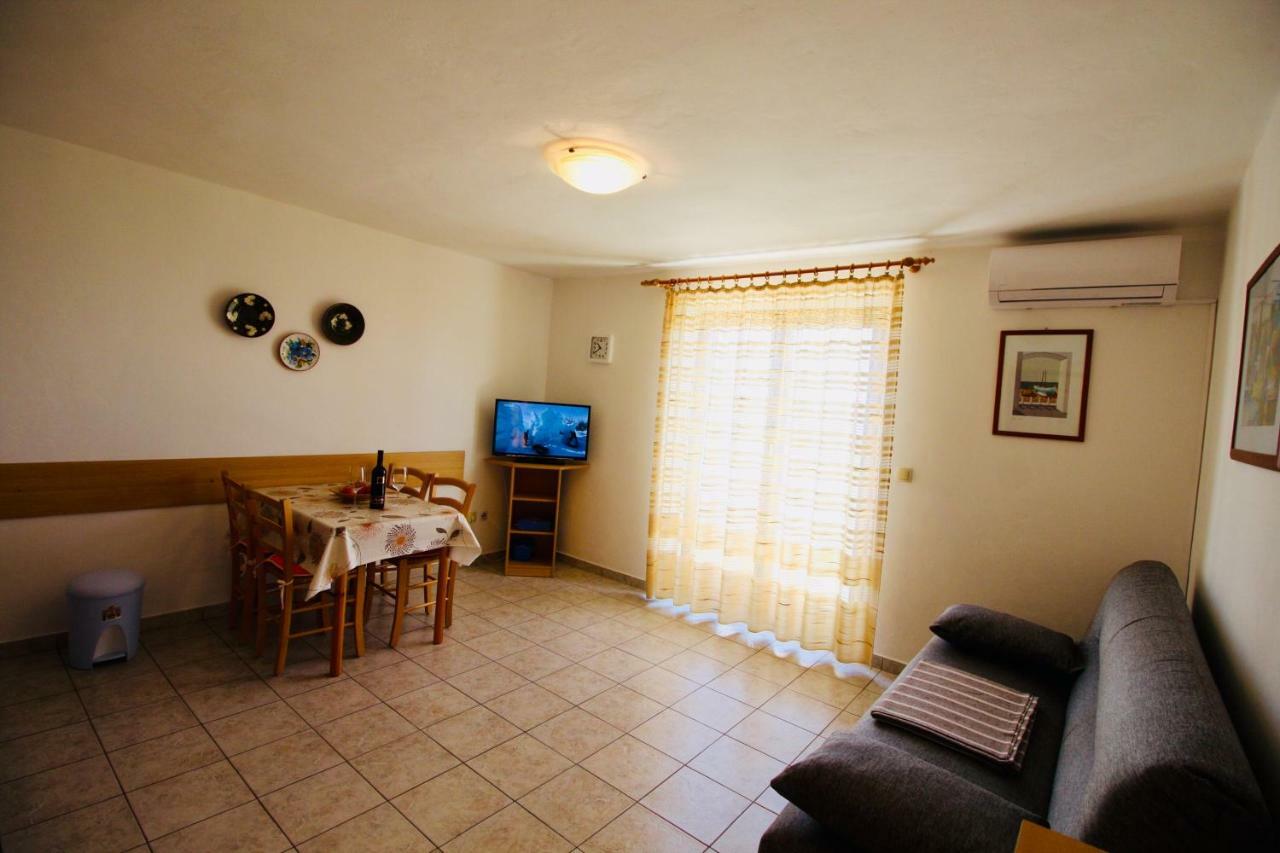 Charming Apartments Vesna Ravni Labin  Exterior photo